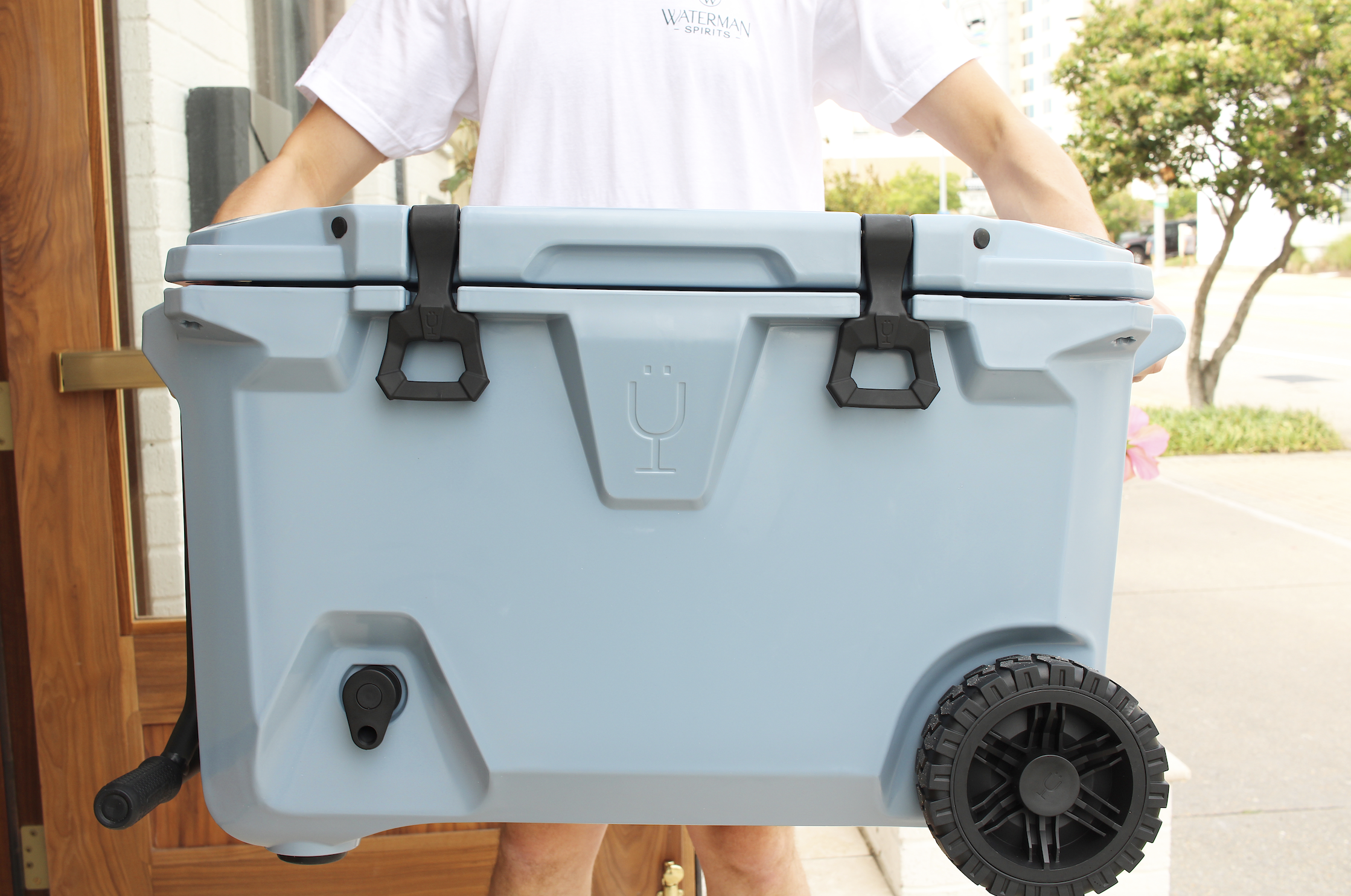 Insulated Coolers with BruMate - The Glamorous Gal